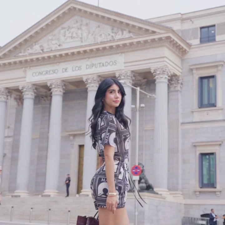 Como Ayer - Carolina Picorios (Lyric Video)